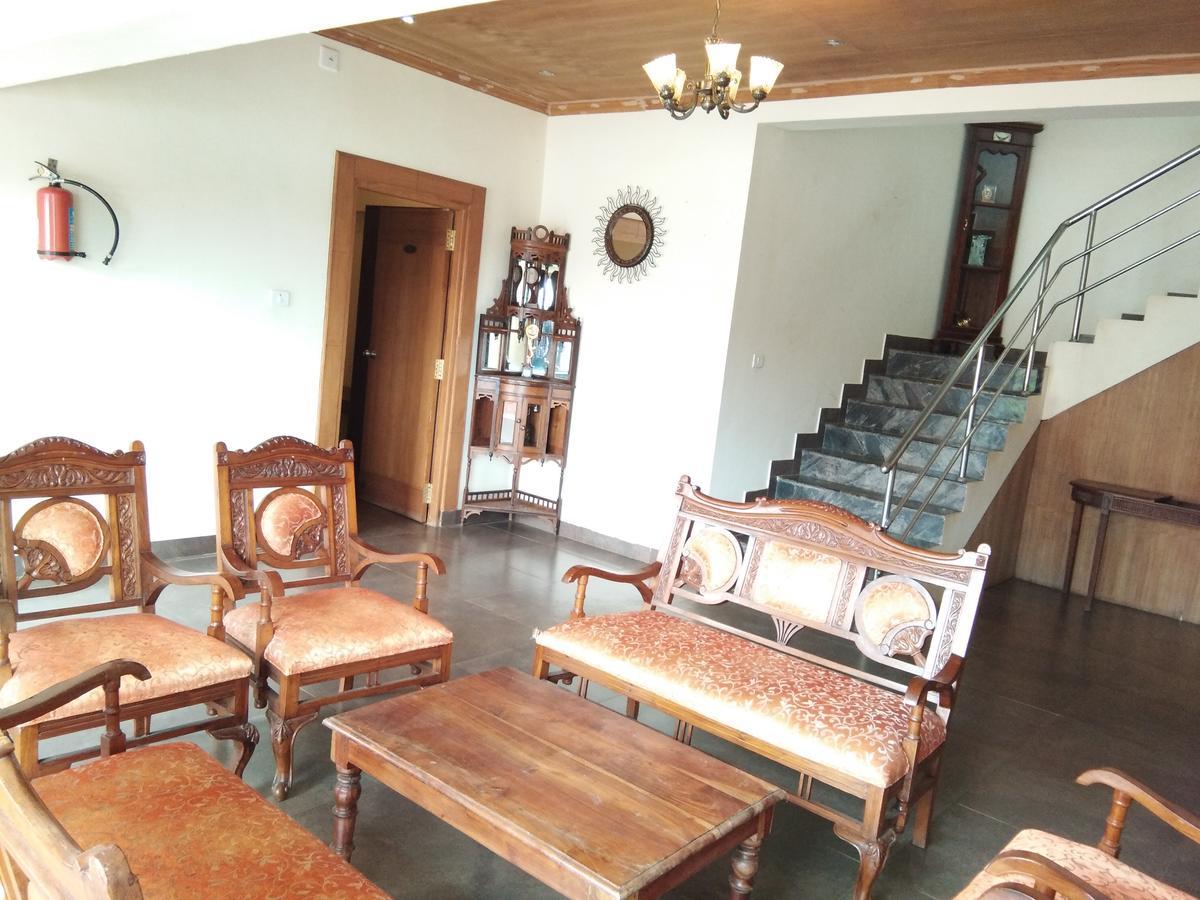 Berry Hills Resort Ooty Buitenkant foto