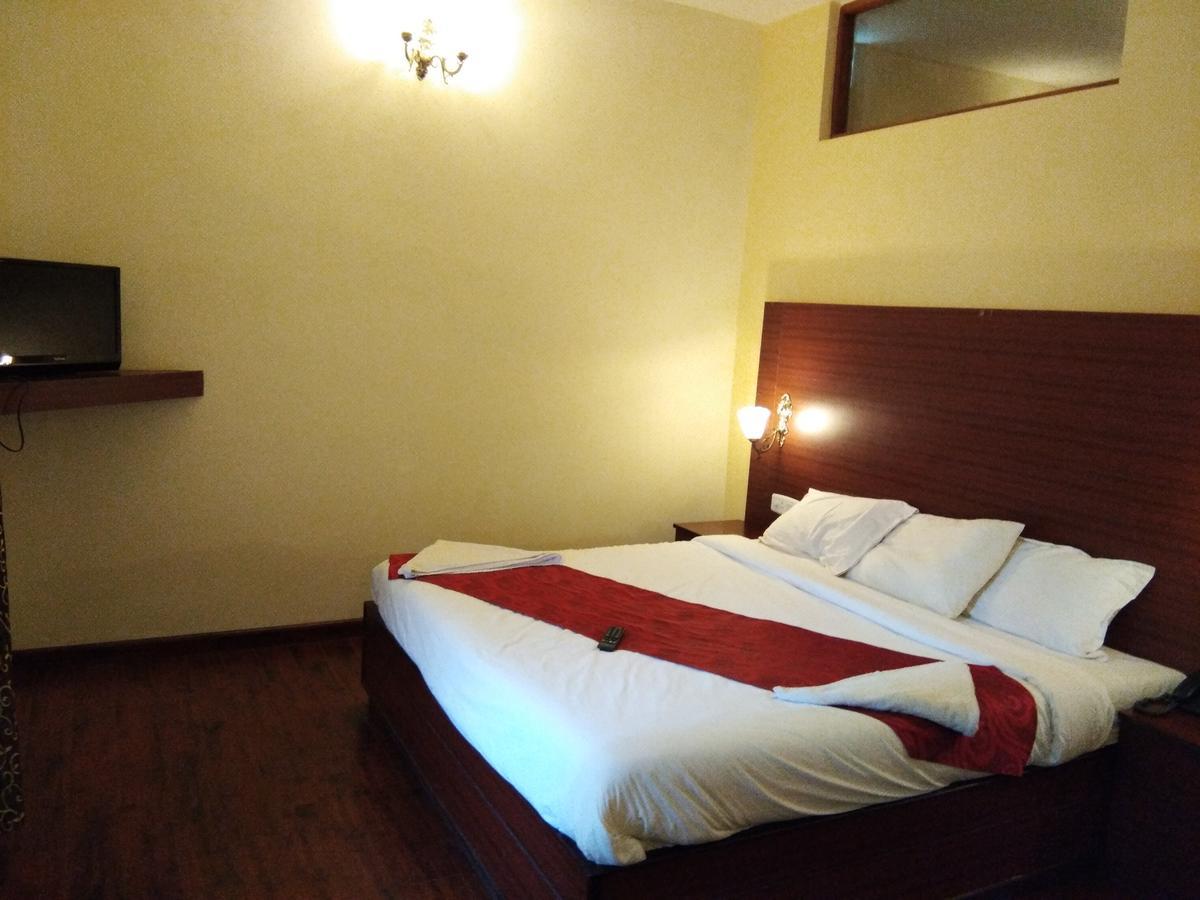 Berry Hills Resort Ooty Buitenkant foto